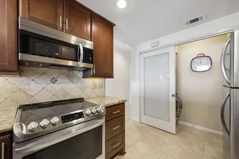 351 Lakeside Lane 201 Nassau Bay TX 77058