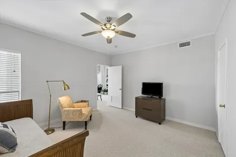 351 Lakeside Lane 201 Nassau Bay TX 77058