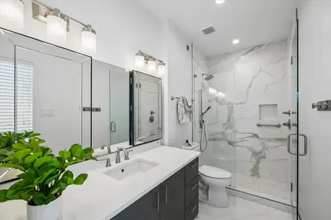 351 Lakeside Lane 201 Nassau Bay TX 77058