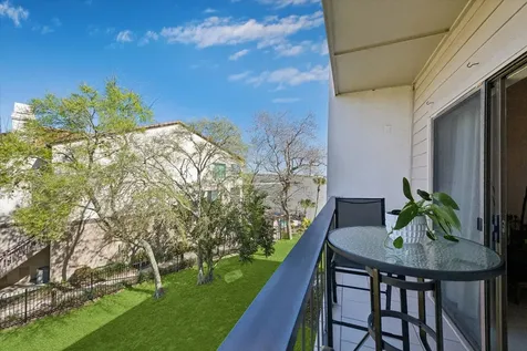 351 Lakeside Lane 201 Nassau Bay TX 77058