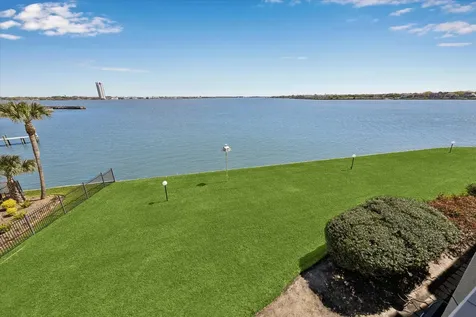 351 Lakeside Lane 201 Nassau Bay TX 77058