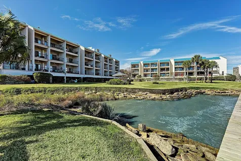 351 Lakeside Lane 201 Nassau Bay TX 77058