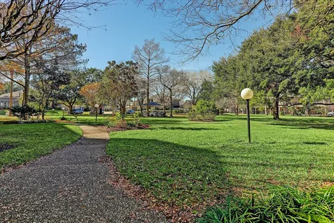 351 Lakeside Lane 201 Nassau Bay TX 77058