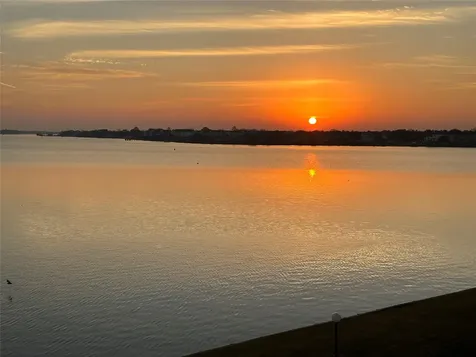 351 Lakeside Lane 201 Nassau Bay TX 77058