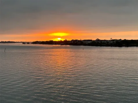 351 Lakeside Lane 201 Nassau Bay TX 77058