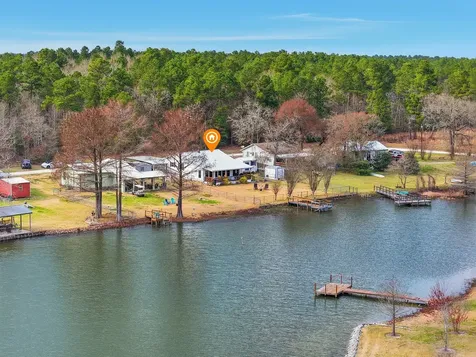 117 Horseshoe Lake Drive W Huntsville TX 77320