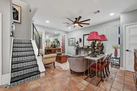 2100 Commonwealth Street S Houston TX 77006