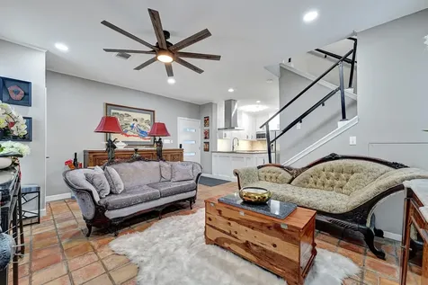 2100 Commonwealth Street S Houston TX 77006