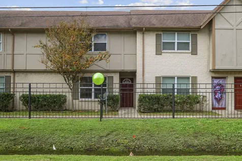 1701 Upland Drive 114 Houston TX 77043