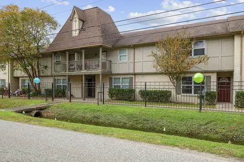 1701 Upland Drive 114 Houston TX 77043