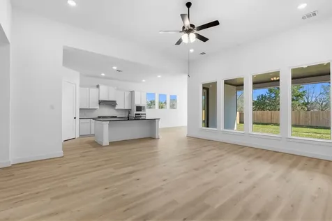 363 Covey Lane Sealy TX 77474