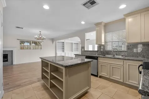 1506 Harbor View Circle Galveston TX 77550
