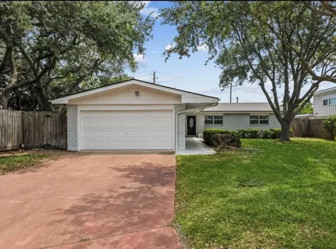 1506 Harbor View Circle Galveston TX 77550