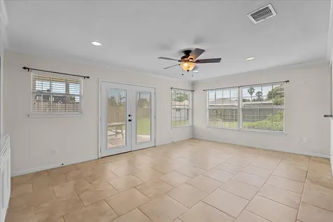 1506 Harbor View Circle Galveston TX 77550