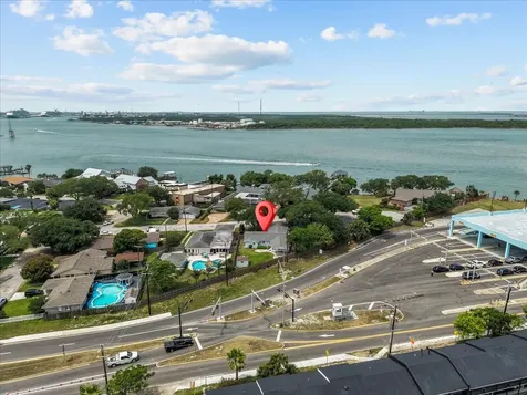 1506 Harbor View Circle Galveston TX 77550