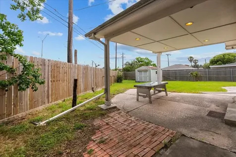 1506 Harbor View Circle Galveston TX 77550