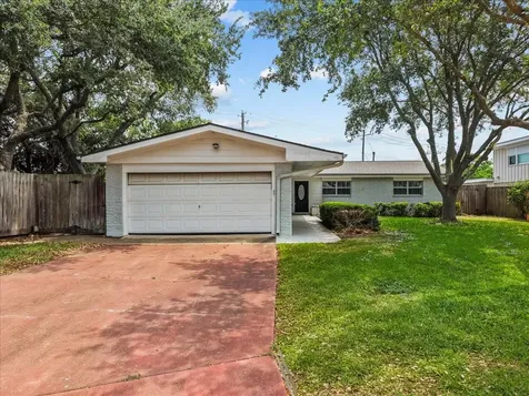 1506 Harbor View Circle Galveston TX 77550