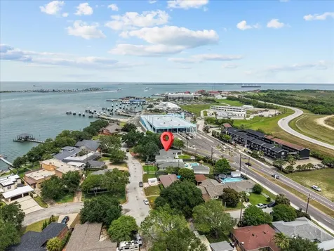 1506 Harbor View Circle Galveston TX 77550