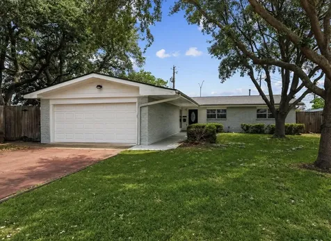 1506 Harbor View Circle Galveston TX 77550
