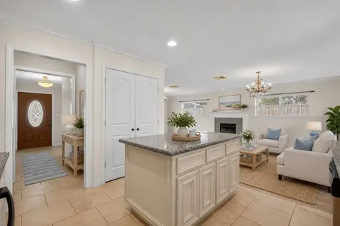 1506 Harbor View Circle Galveston TX 77550