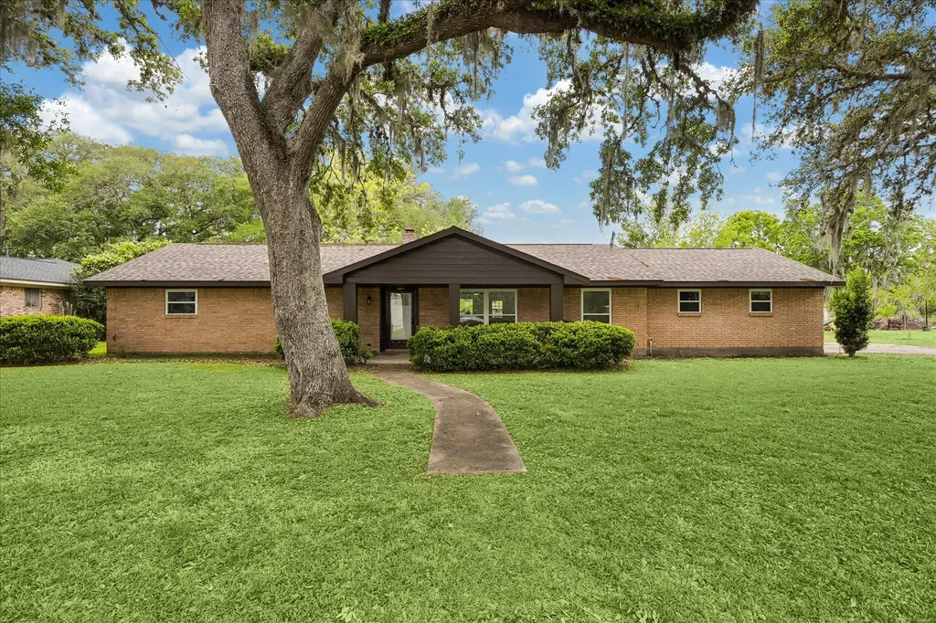 1107 Hallie Street Sweeny TX 77480