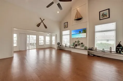 1302 Tiki Drive Tiki Island TX 77554