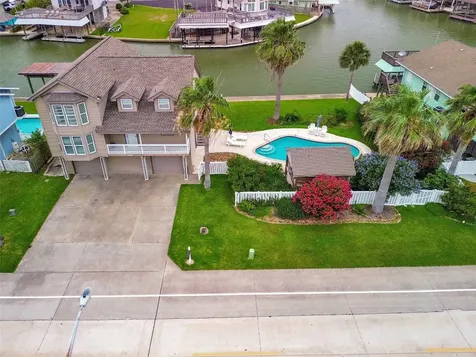 1302 Tiki Drive Tiki Island TX 77554
