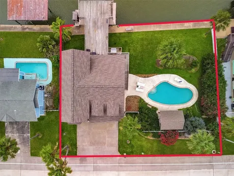 1302 Tiki Drive Tiki Island TX 77554