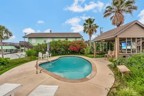 1302 Tiki Drive Tiki Island TX 77554