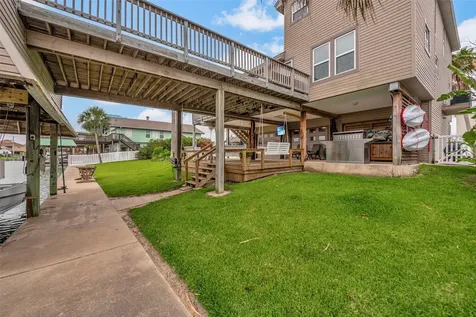 1302 Tiki Drive Tiki Island TX 77554