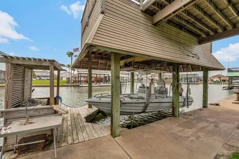 1302 Tiki Drive Tiki Island TX 77554