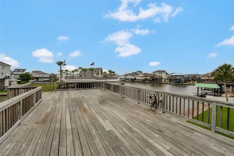 1302 Tiki Drive Tiki Island TX 77554