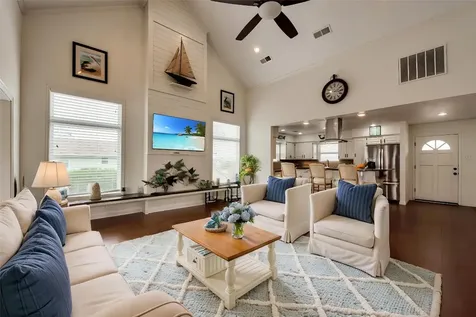 1302 Tiki Drive Tiki Island TX 77554