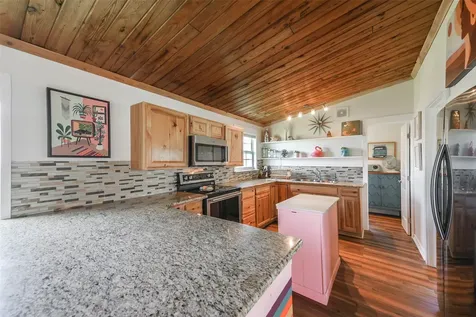 4035 Hardin Drive Galveston TX 77554