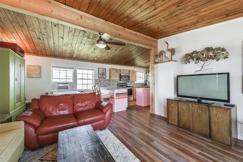 4035 Hardin Drive Galveston TX 77554