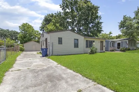 1202 13th Street N Texas City TX 77590