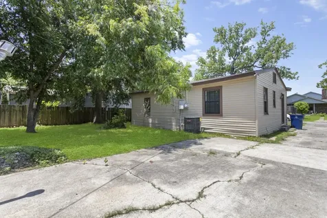 1202 13th Street N Texas City TX 77590
