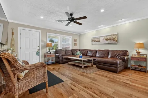 1583 County Road 291 Bay City TX 77414