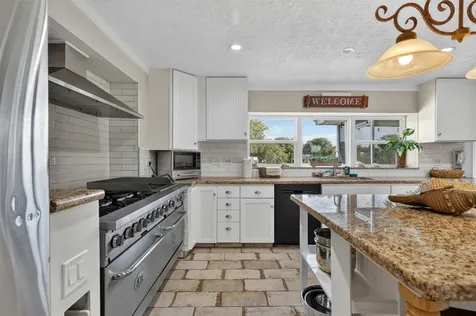 1583 County Road 291 Bay City TX 77414