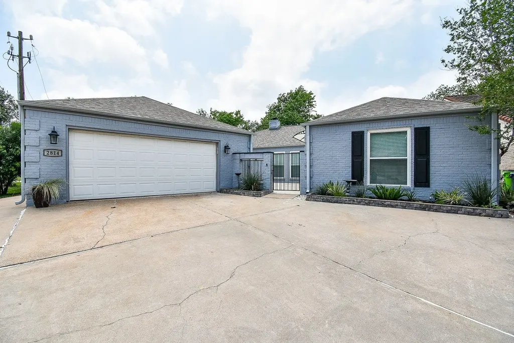 2814 Foxfire Circle Missouri City TX 77459