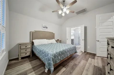 352 Rise Lane Montgomery TX 77316