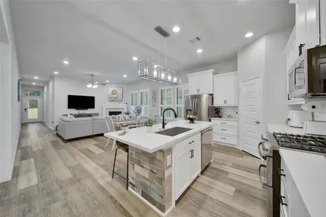 352 Rise Lane Montgomery TX 77316