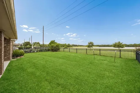 66 Zenith Lane Sugar Land TX 77498