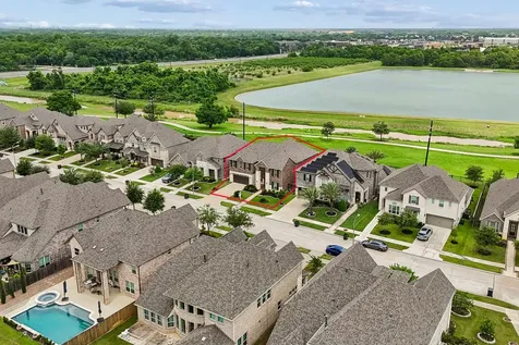 66 Zenith Lane Sugar Land TX 77498