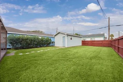4102 Avenue M 1/2 Galveston TX 77550