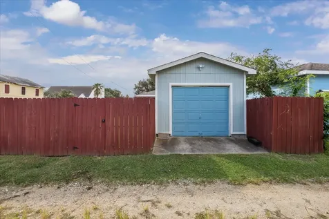 4102 Avenue M 1/2 Galveston TX 77550