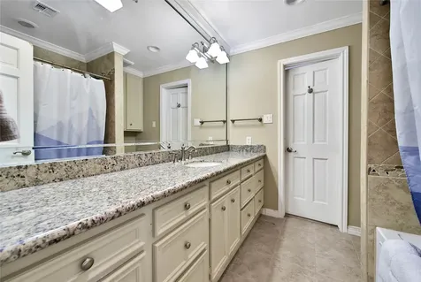 248 Bryn Mawr Circle Hunters Creek Village TX 77024