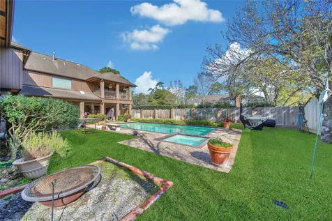248 Bryn Mawr Circle Hunters Creek Village TX 77024