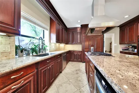248 Bryn Mawr Circle Hunters Creek Village TX 77024