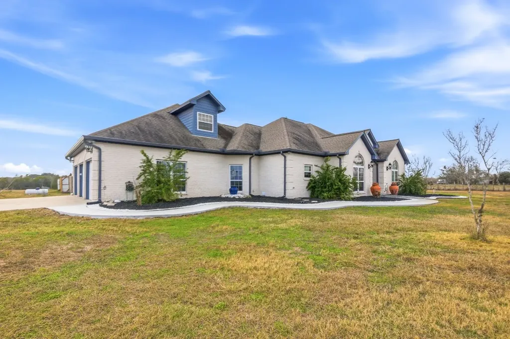 1739 Old Goliad Road Victoria TX 77905